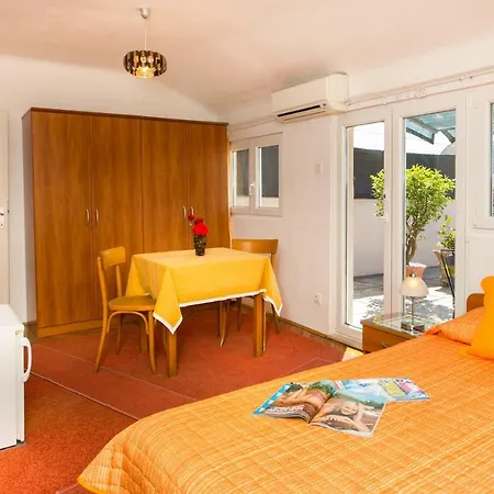 Avdic Casa de hóspedes 3*