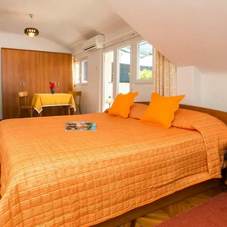 Avdic Casa de hóspedes 3*